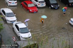 江苏丰县遭遇特大暴雨 城区部分路段积水严重